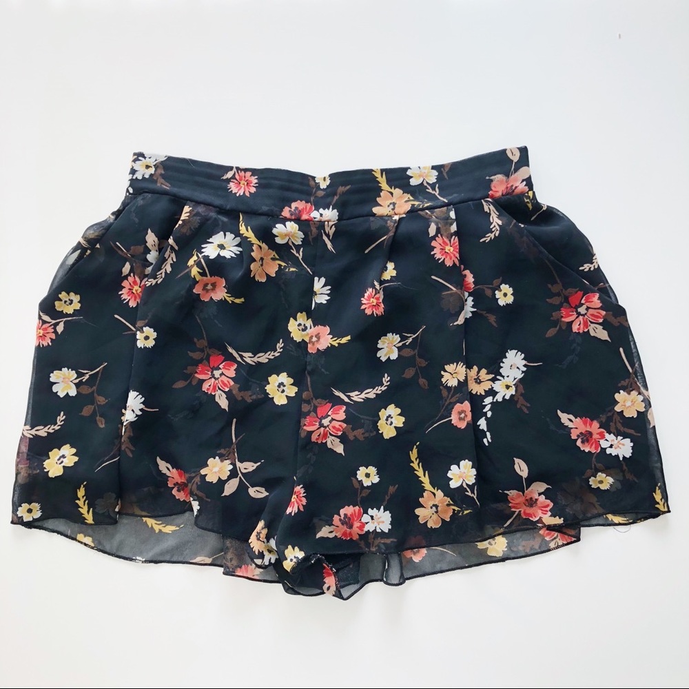 ⚡️SALE⚡️LF Stores Floral Chiffon Shorts